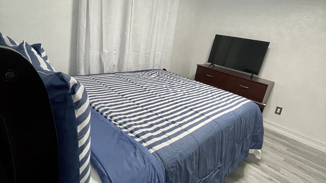 Photo of Bedroom in Oak Ridge
