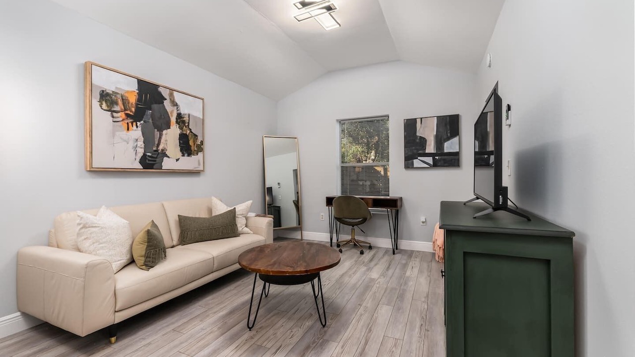 Photo of Livingroom in Old Seminole Heights