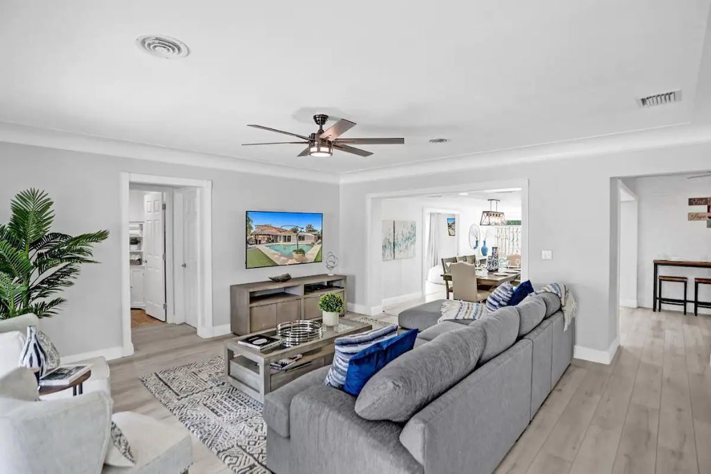 Photo of Livingroom in Garden Isles