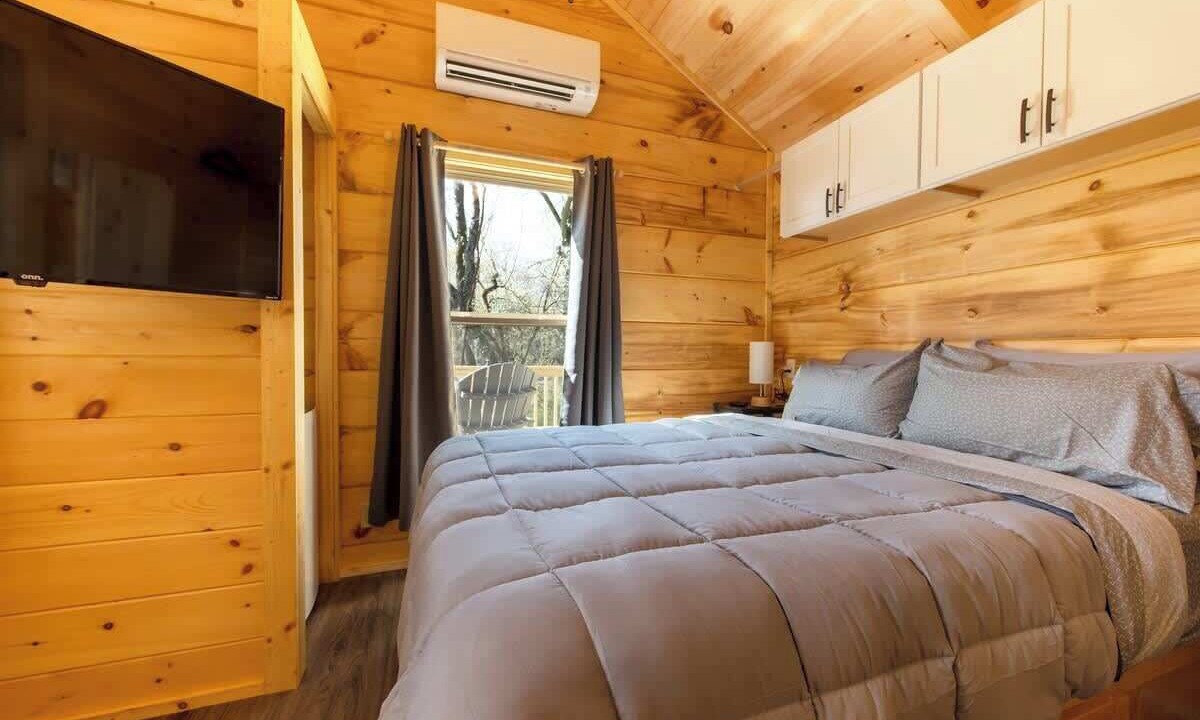 Photo of Bedroom in Lookout Valley Neighborhood Association