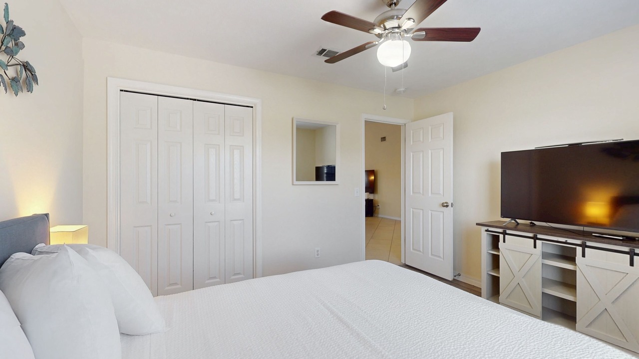 Photo of Bedroom in Emerald Shores