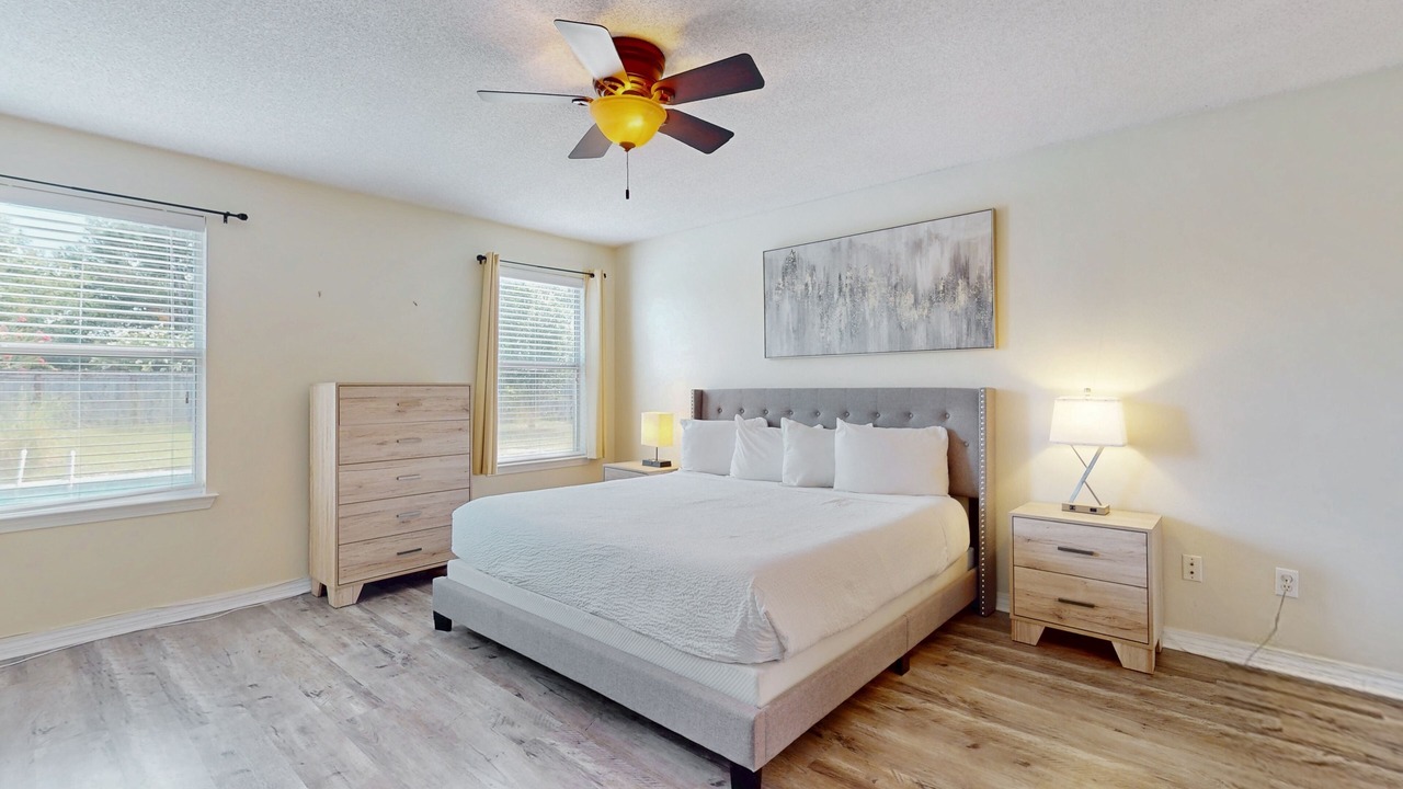 Photo of Bedroom in Emerald Shores