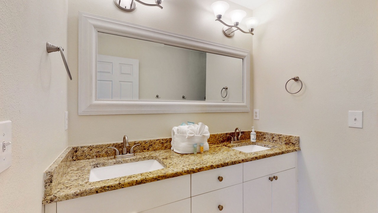 Photo of Bathroom in Emerald Shores