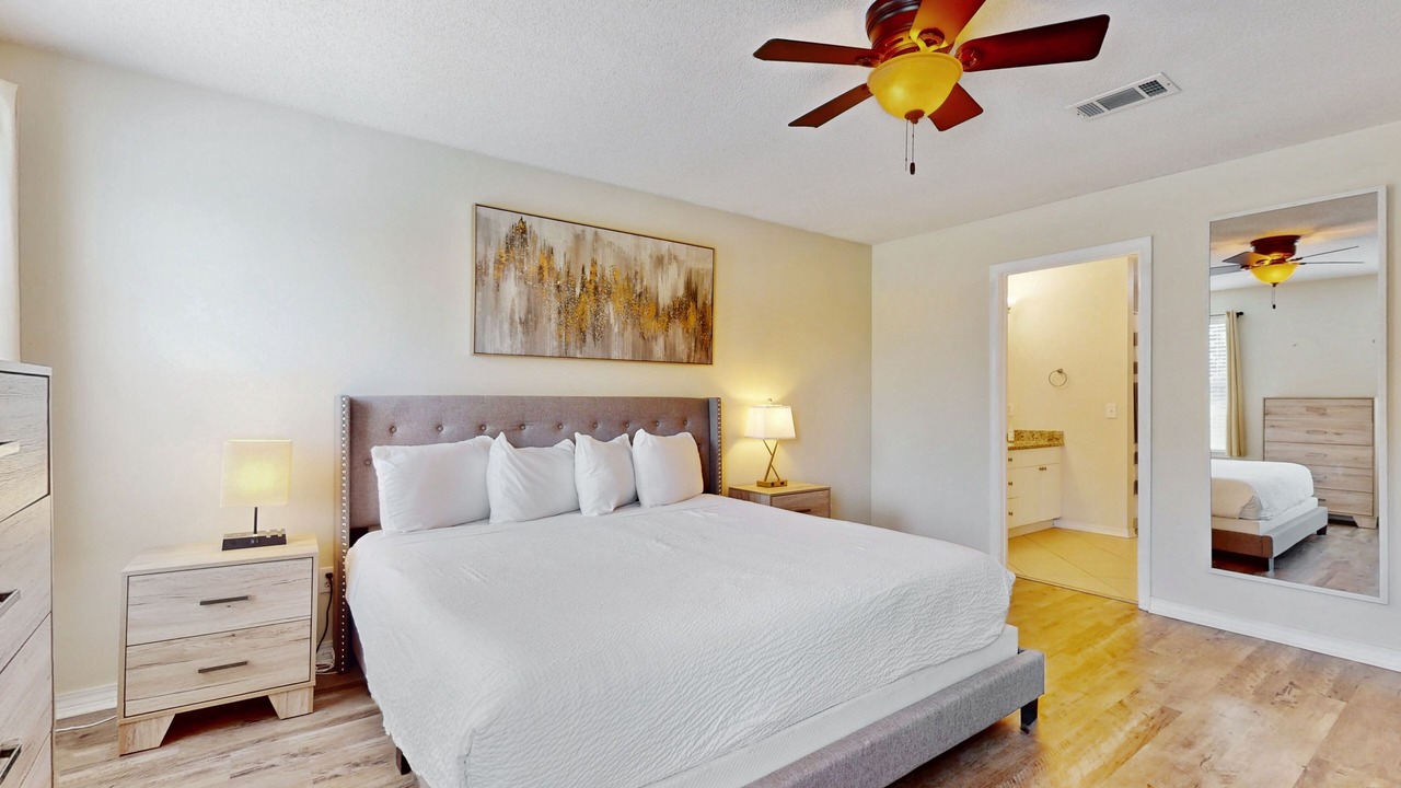 Photo of Bedroom in Emerald Shores