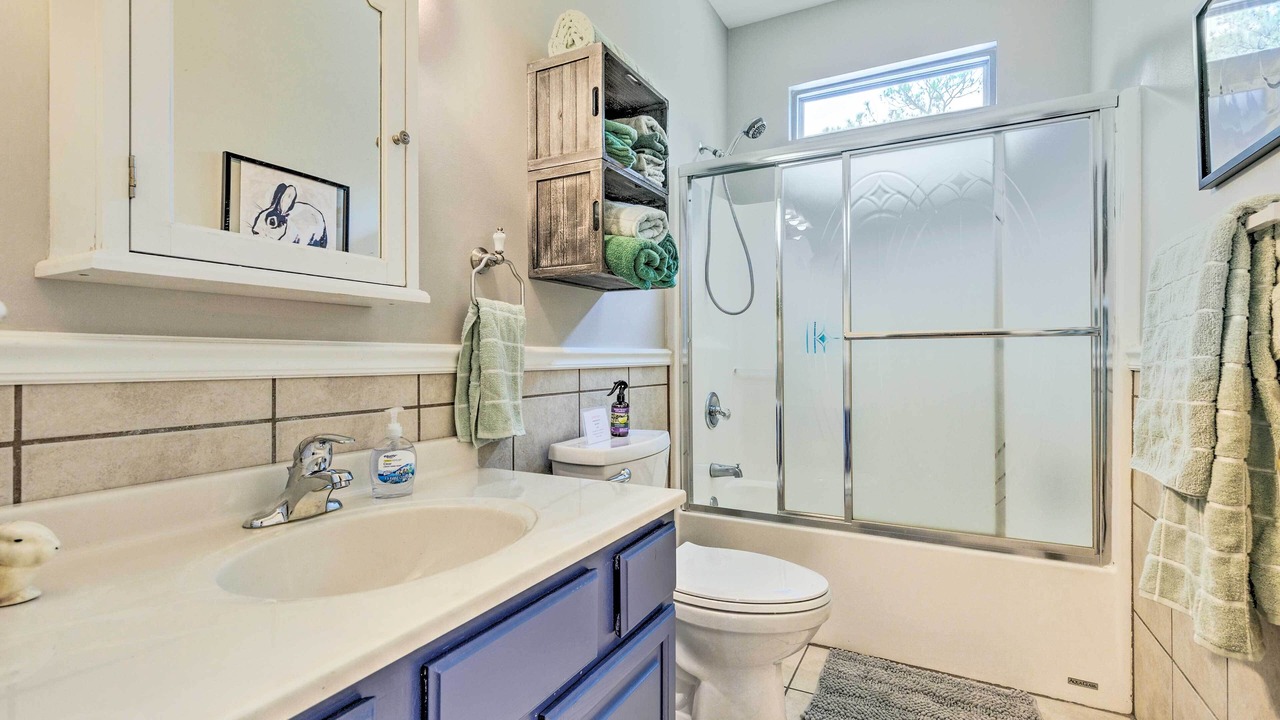 Photo of Bathroom in Bayou La Batre