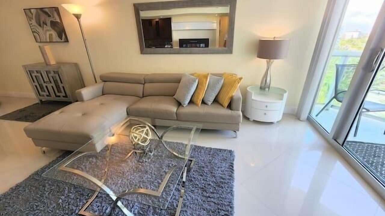 Photo of Livingroom in Hollywood South Central Beach