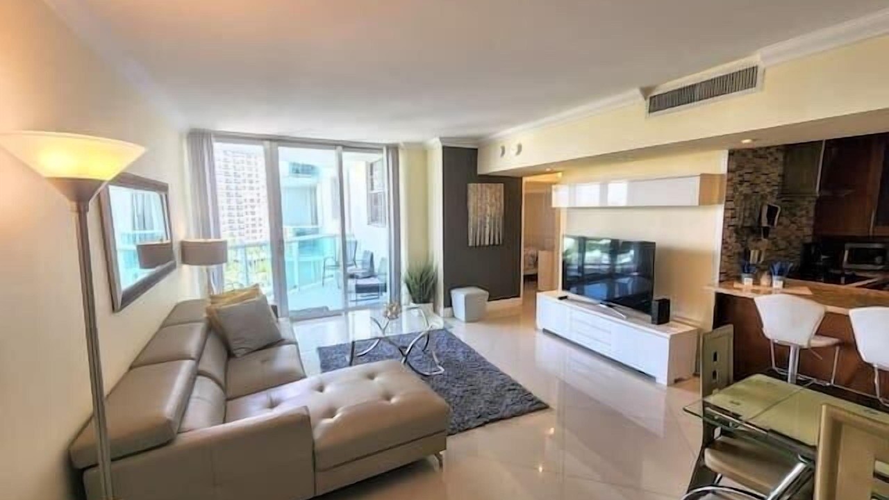 Photo of Livingroom in Hollywood South Central Beach