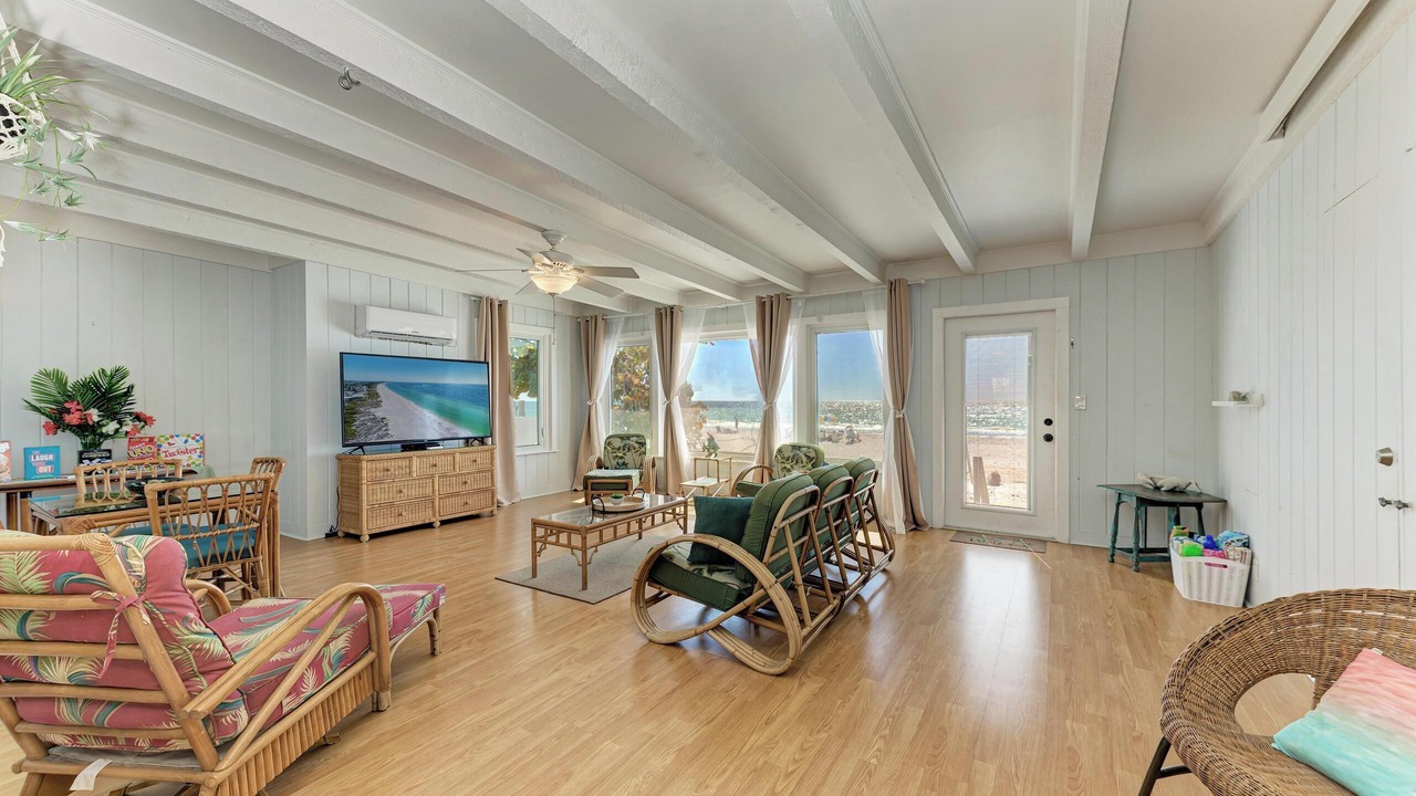 Photo of Livingroom in Independence Square