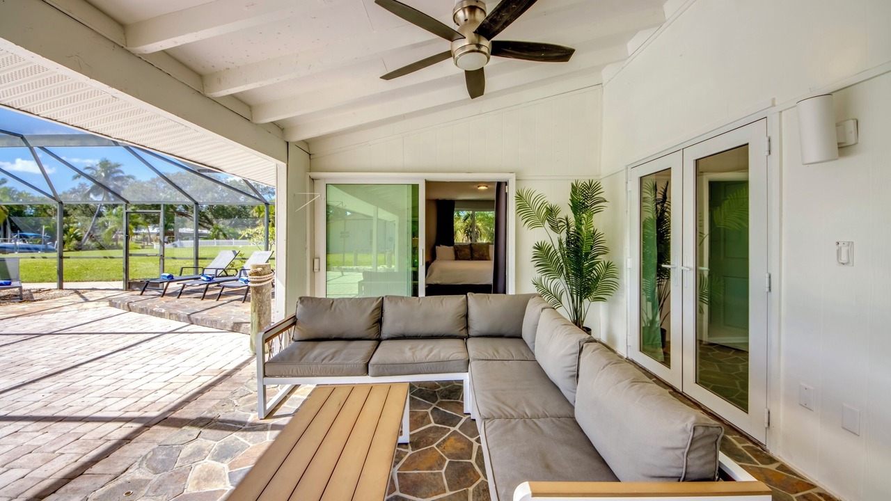 Photo of Patio Balcony in Lochmoor Waterway Estates