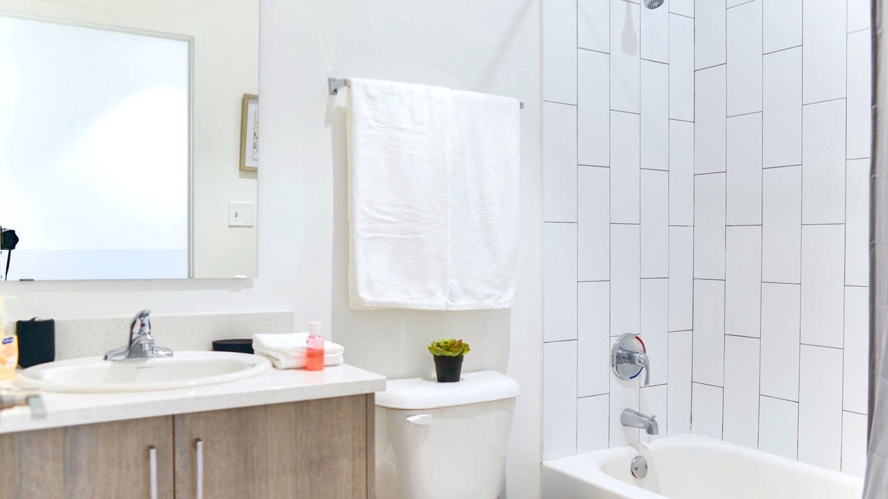 Photo of Bathroom in Golden Glades