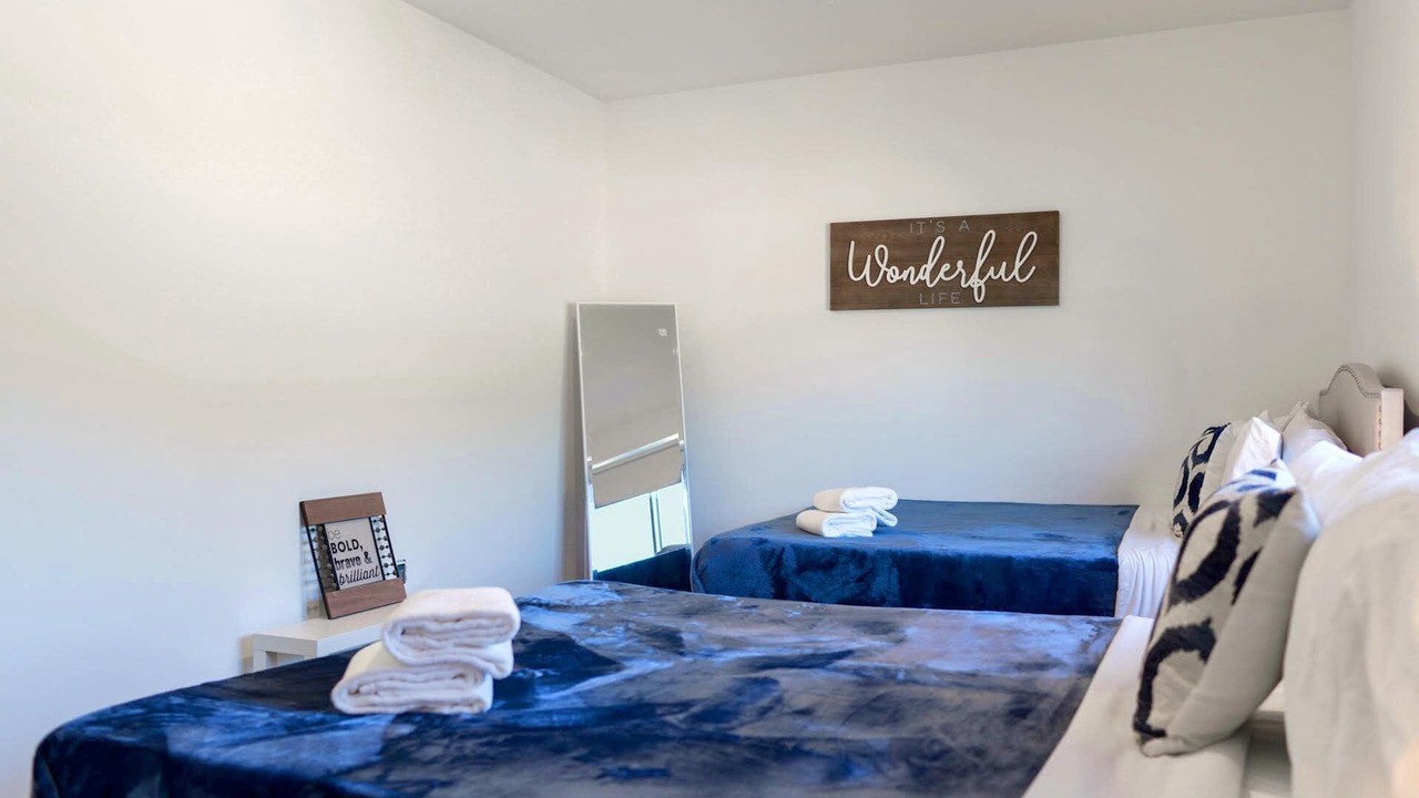 Photo of Bedroom in Golden Glades