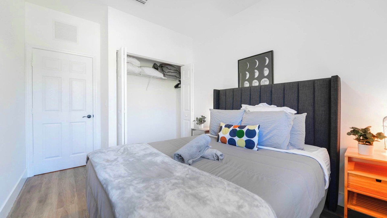 Photo of Bedroom in Allapattah
