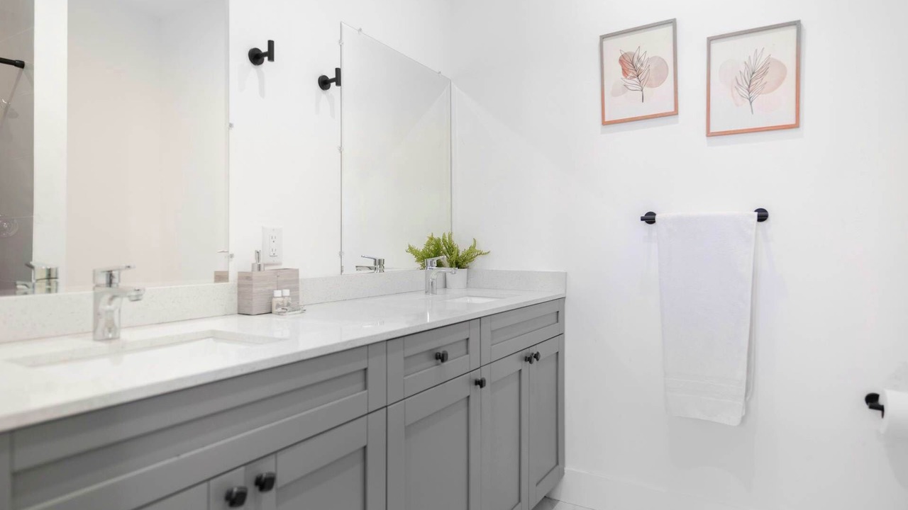 Photo of Bathroom in Allapattah