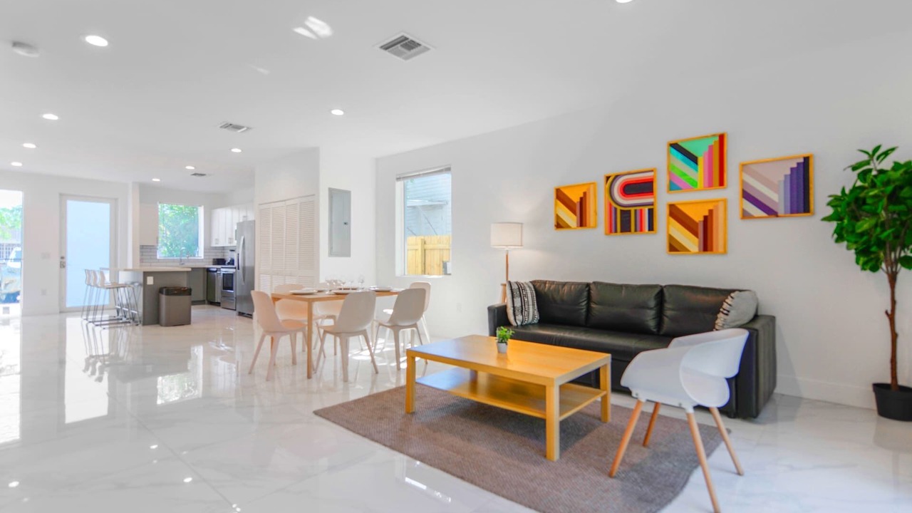 Photo of Livingroom in Allapattah