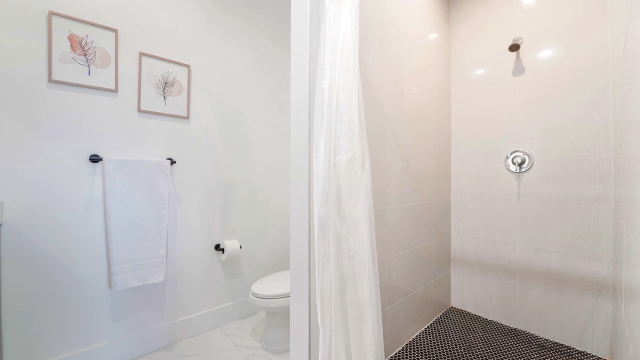 Photo of Bathroom in Allapattah