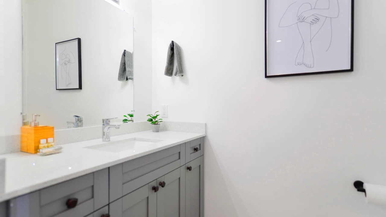 Photo of Bathroom in Allapattah