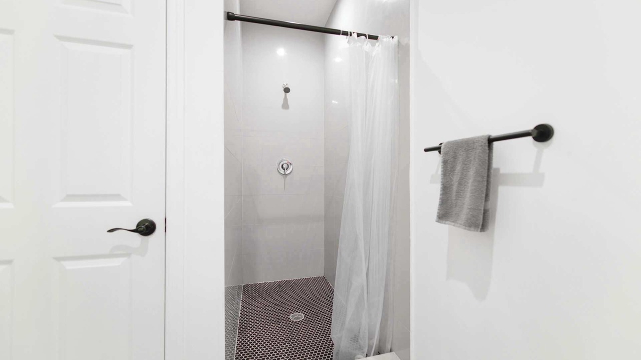 Photo of Bathroom in Allapattah
