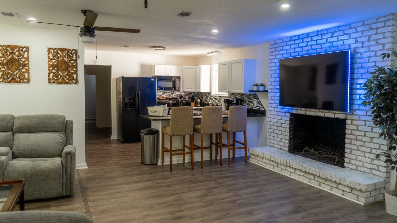 Photo of Livingroom in Northeast Pensacola