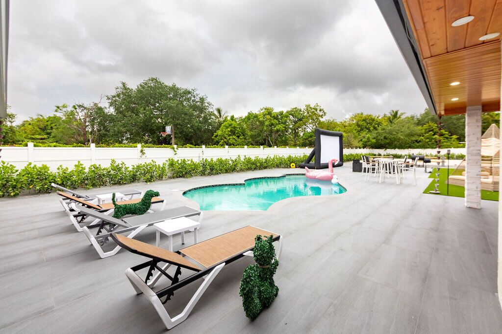 Photo of Outdoor in Golden Glades