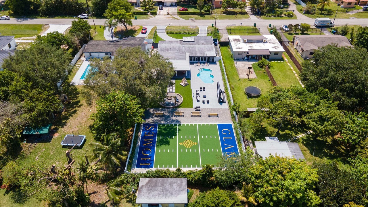 Photo of Outdoor in Golden Glades