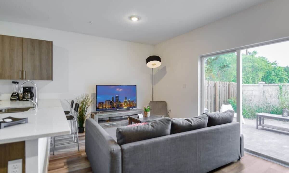 Photo of Livingroom in Golden Glades