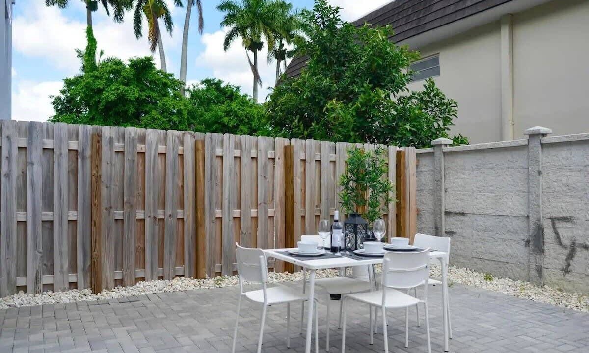 Photo of Outdoor in Golden Glades