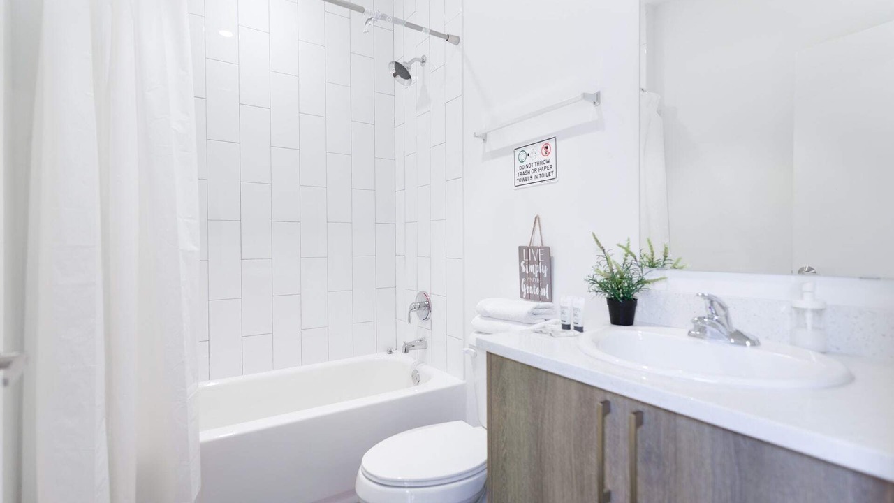 Photo of Bathroom in Golden Glades