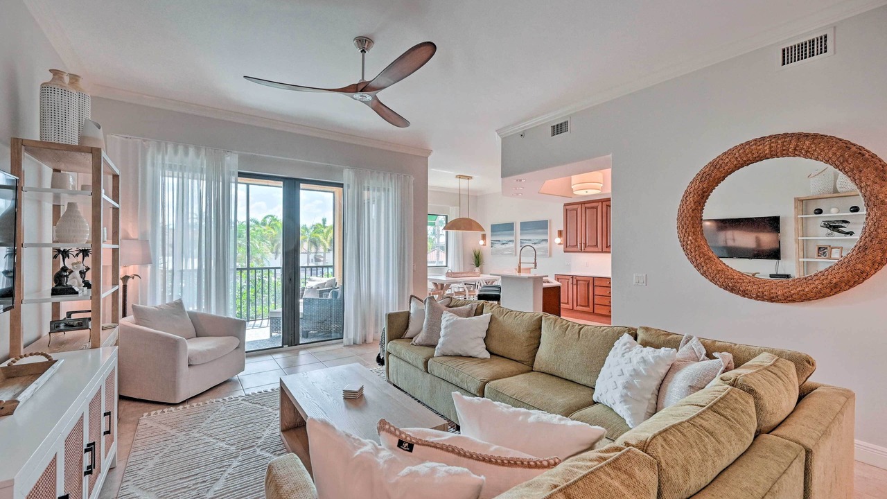 Photo of Livingroom in Royal Harbor