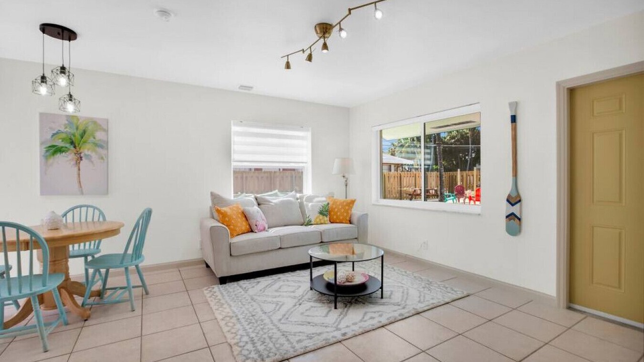 Photo of Livingroom in River Oaks