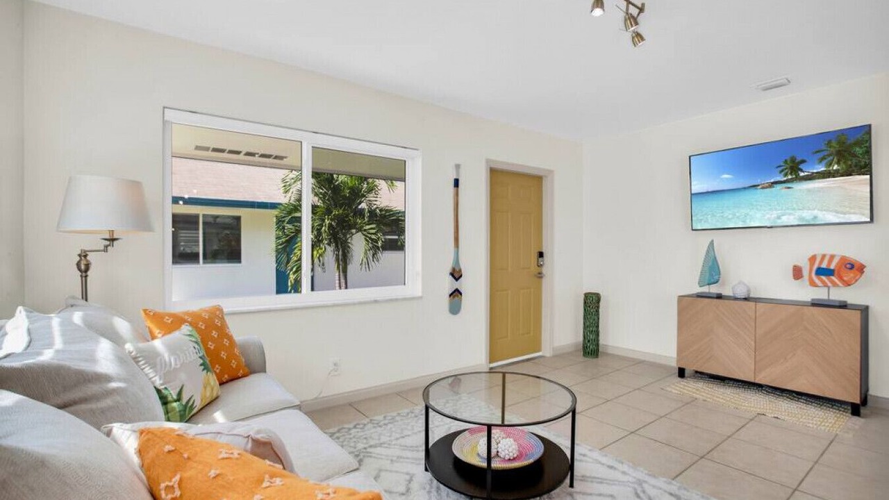 Photo of Livingroom in River Oaks