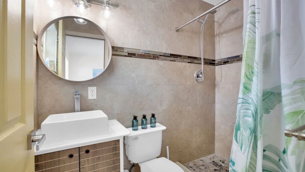 Photo of Bathroom in River Oaks
