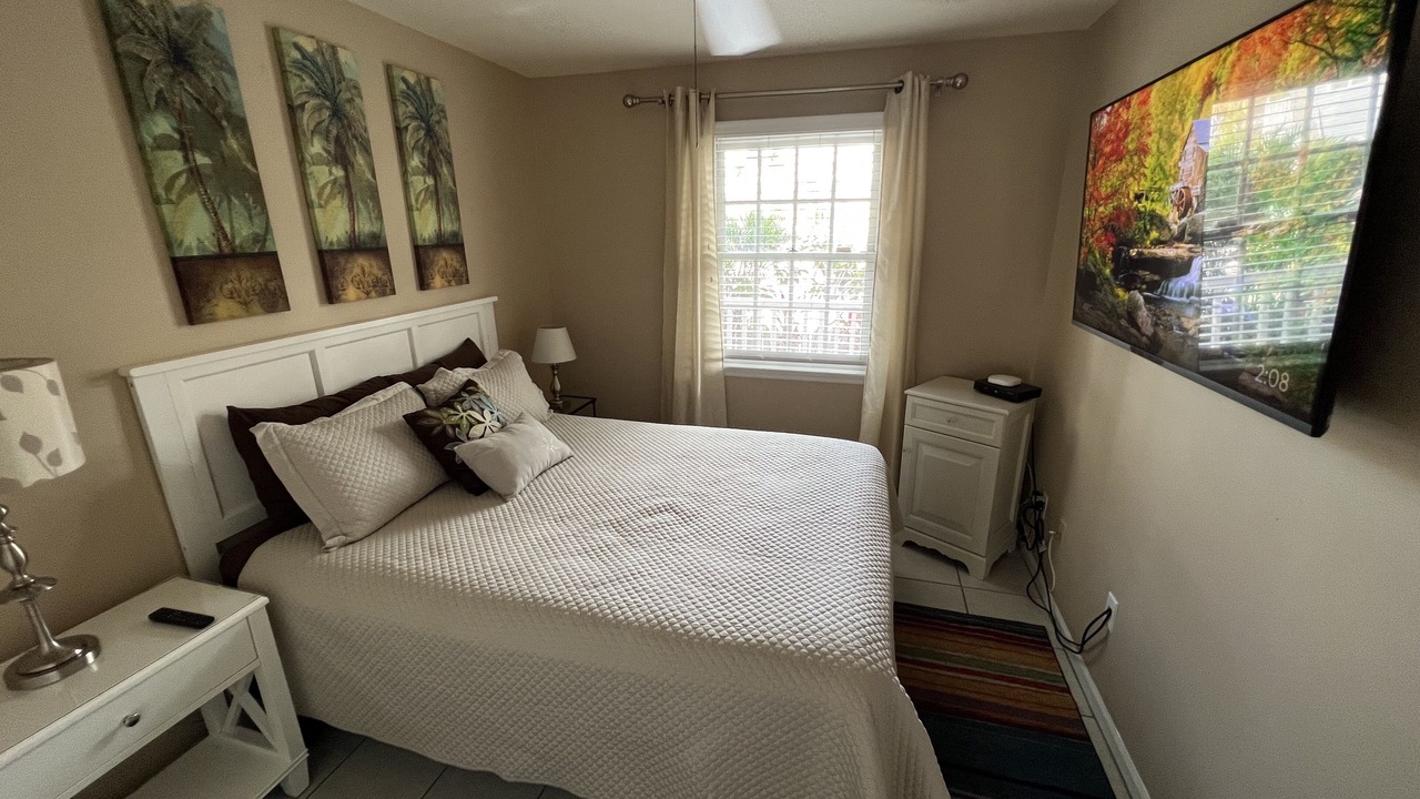 Photo of Bedroom in Truman Annex