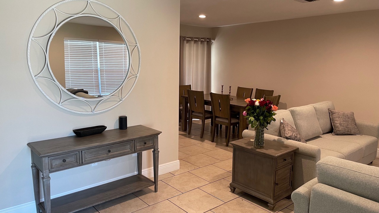Photo of Livingroom in Cypress Lake