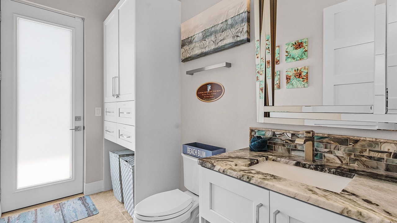 Photo of Bathroom in Pelican