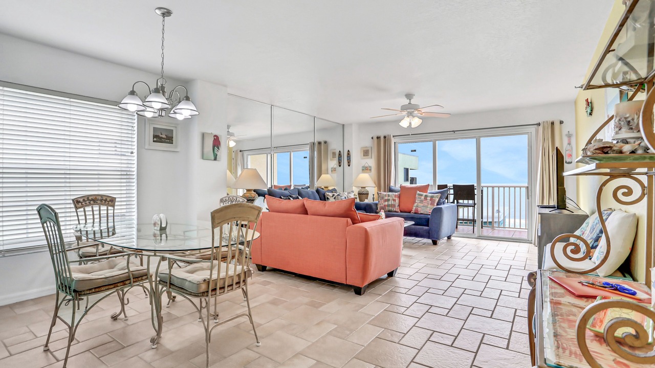Photo of Livingroom in Independence Square