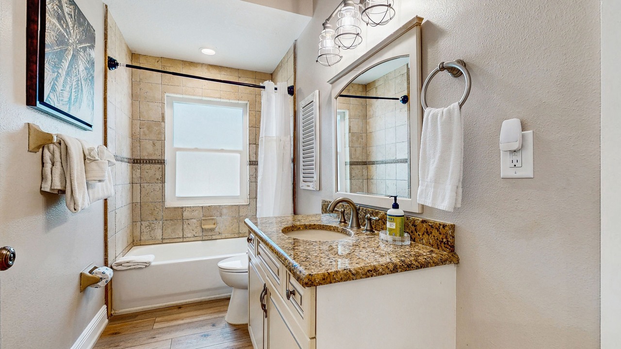Photo of Bathroom in Independence Square