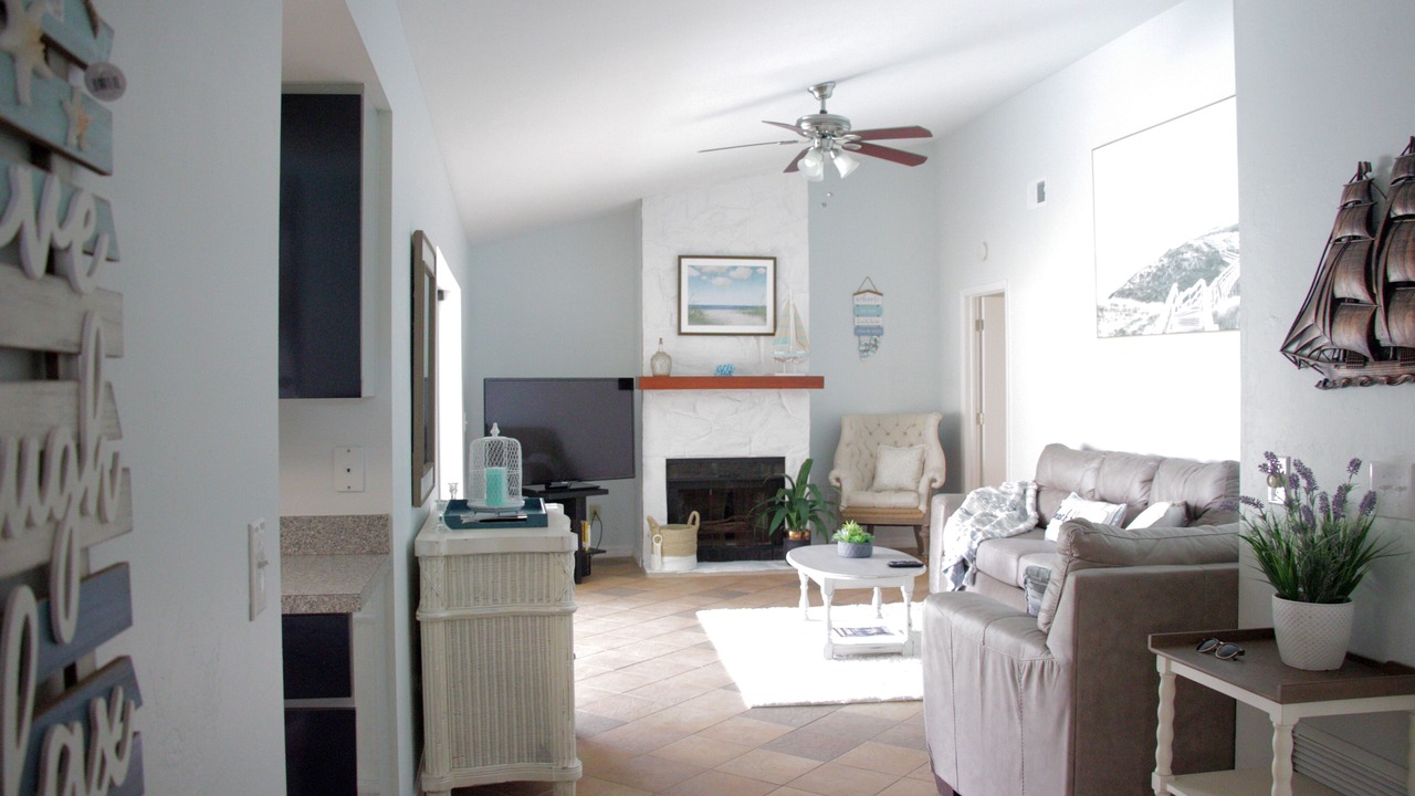 Photo of Livingroom in Diplomat