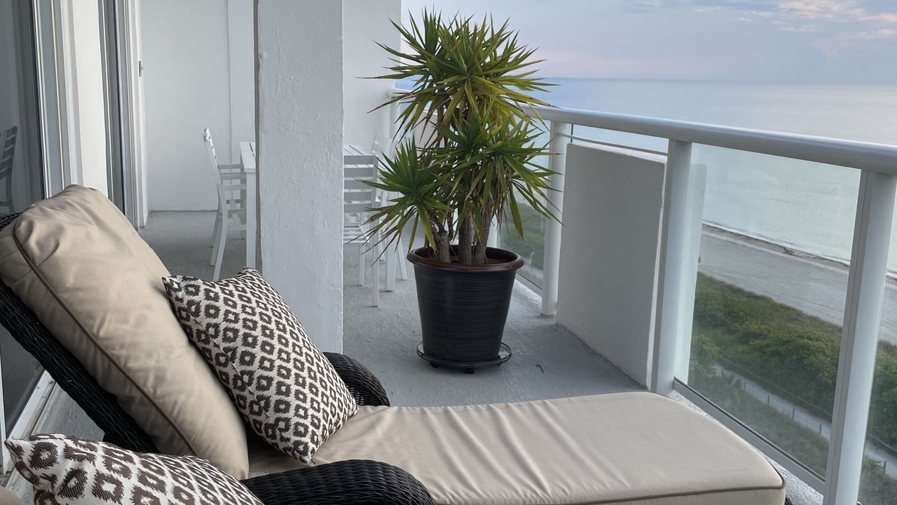 Photo of Patio Balcony in Surfside