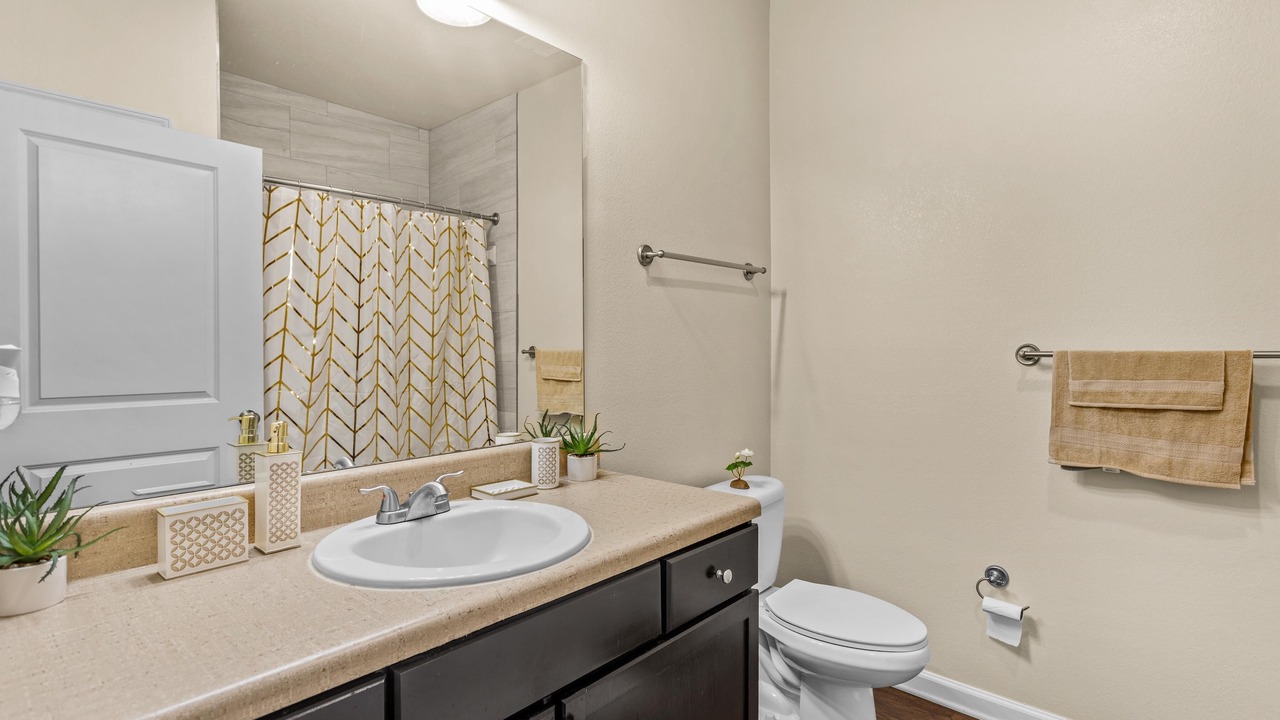 Photo of Bathroom in Deerwood
