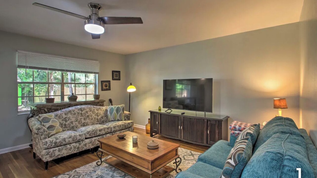Photo of Livingroom in East Hill