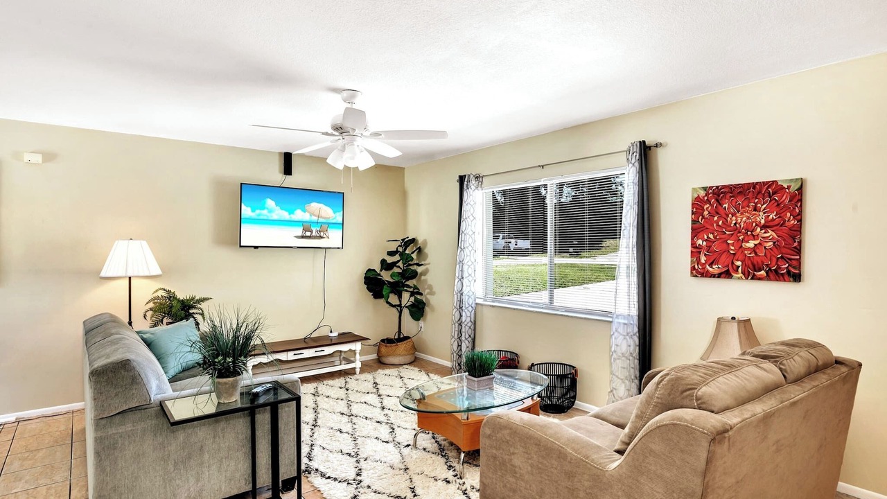 Photo of Livingroom in Longwood