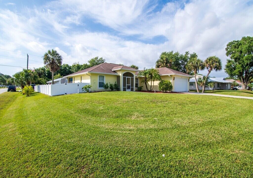 Photo of Outdoor in Sebastian Highlands