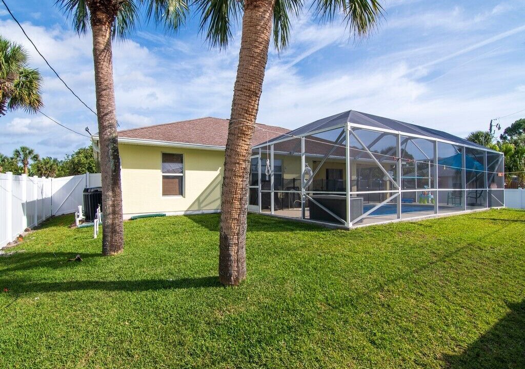 Photo of Outdoor in Sebastian Highlands