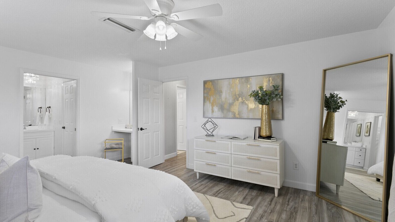 Photo of Bedroom in Lake Magdalene