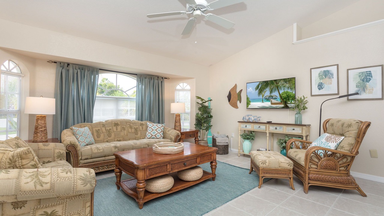 Photo of Livingroom in South Gulf Cove