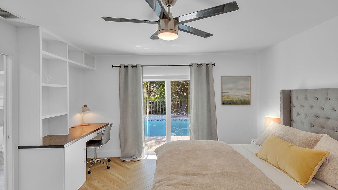 Photo of Bedroom in Coral Springs