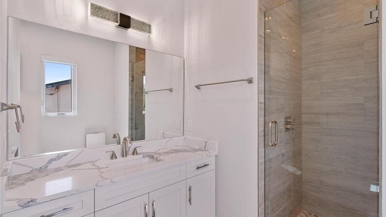 Photo of Bathroom in Independence Square