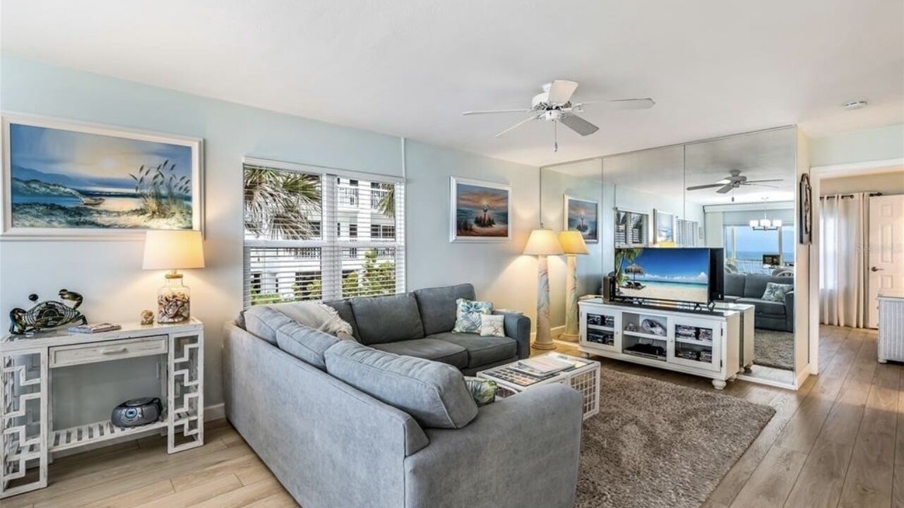 Photo of Livingroom in Englewood
