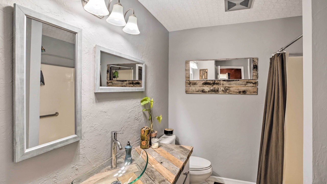 Photo of Bathroom in San Carlos Park