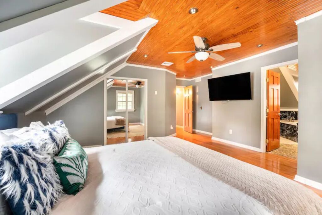 Photo of Bedroom in Fairview Shores